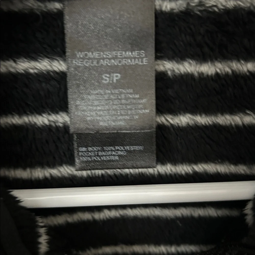 The North Face Women's Black and White Striped Fleece Full Zip Jacket Small P - Picture 4 of 7